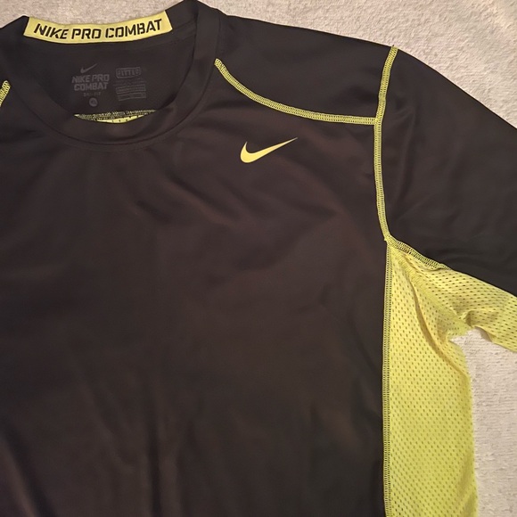 Men’s Nike Pro Combat Dri-Fit Fitted Shirt, Size XL, Yellow & Black, Pre-Owned - Picture 2 of 11